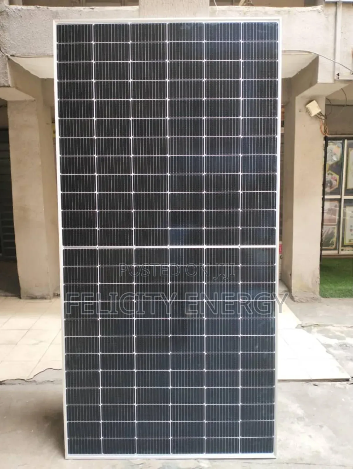 Trina 650watt Solar Panel 144 Cells