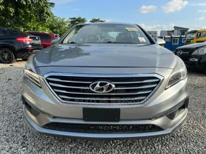 Hyundai Sonata SE PZEV 4dr Sedan (2.4L 4cyl 6A) 2015 Silver