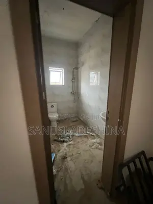 4bdrm Duplex in Jahi Gilmore Very for sale