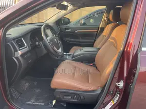 Toyota Highlander Limited Platinum 4x2 V6 (3.5L 6cyl 8A) 2017 Red