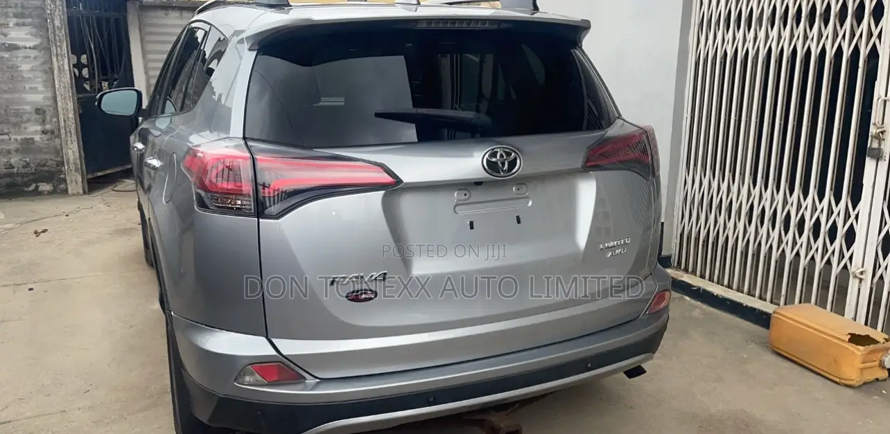 Toyota RAV4 Limited AWD (2.5L 4cyl 6A) 2017 Silver