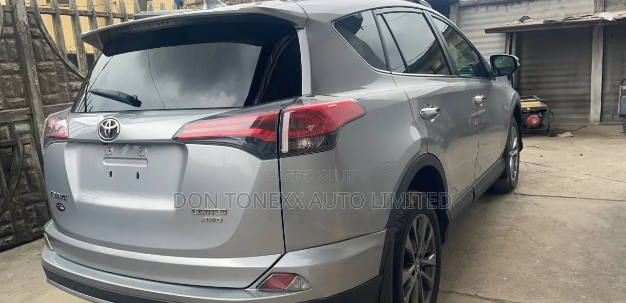 Toyota RAV4 Limited AWD (2.5L 4cyl 6A) 2017 Silver