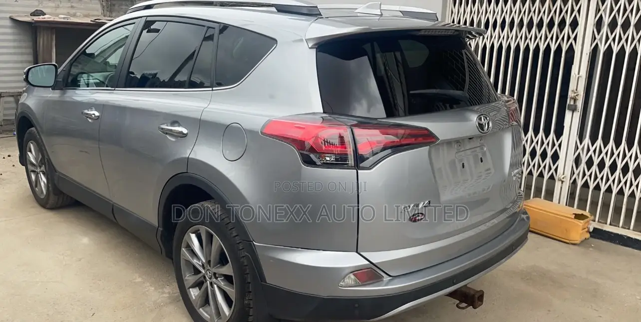 Toyota RAV4 Limited AWD (2.5L 4cyl 6A) 2017 Silver