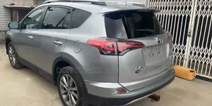 Toyota RAV4 Limited AWD (2.5L 4cyl 6A) 2017 Silver