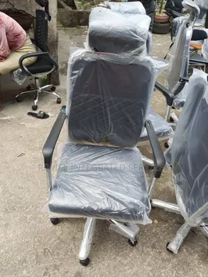 Office Chair With Rolling Leg