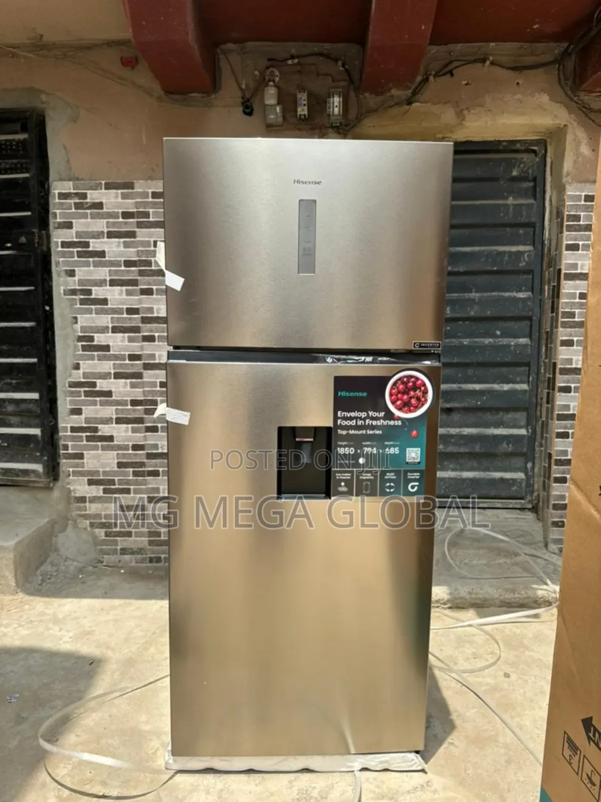 Hisense Doube Door Refrigerator With Dispenser