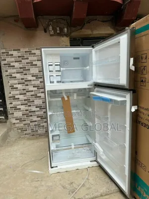 Hisense Doube Door Refrigerator With Dispenser
