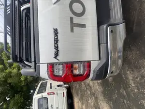 New Toyota Hilux 2025 White