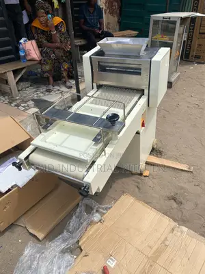 Dough Moulder
