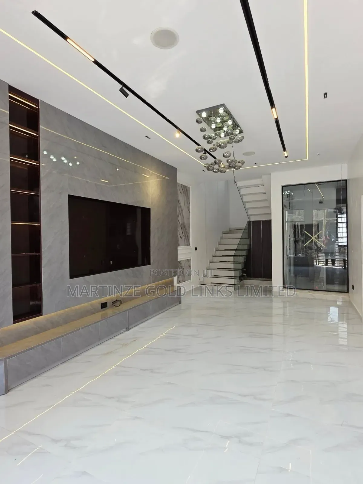 High Grade Luxurious Tiles