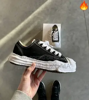 Mmy. Black and White Sneakers Shoe