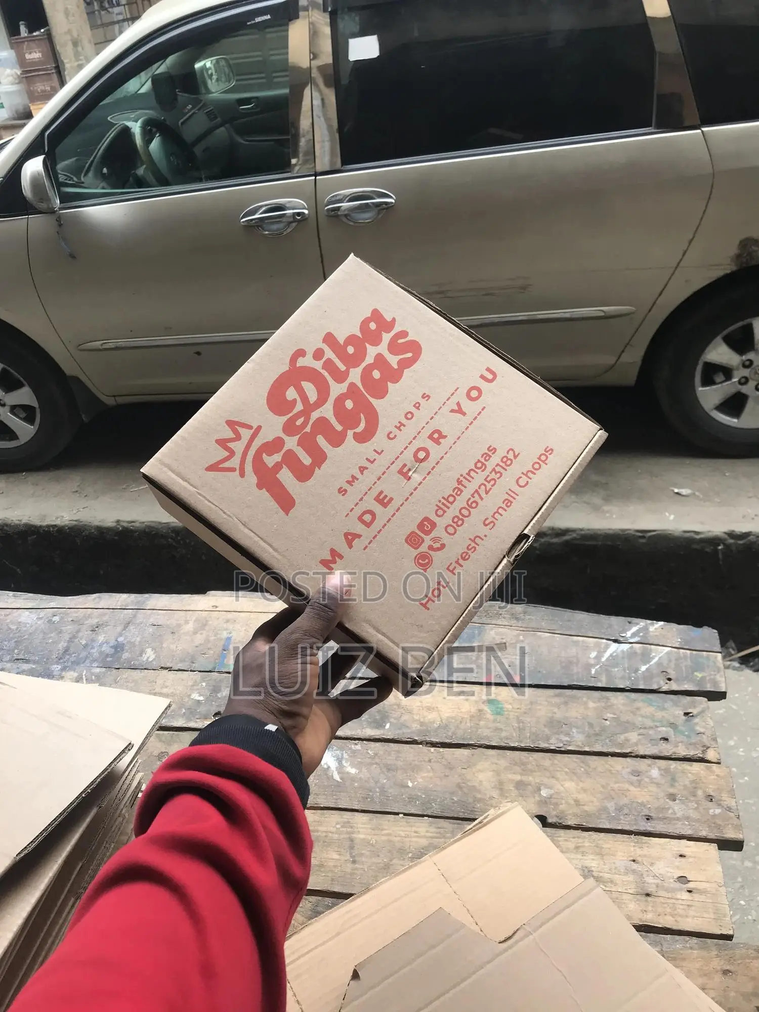 Very Neat and Affordable Size 10 Pizza Box