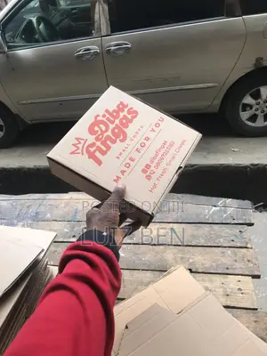 Very Neat and Affordable Size 10 Pizza Box