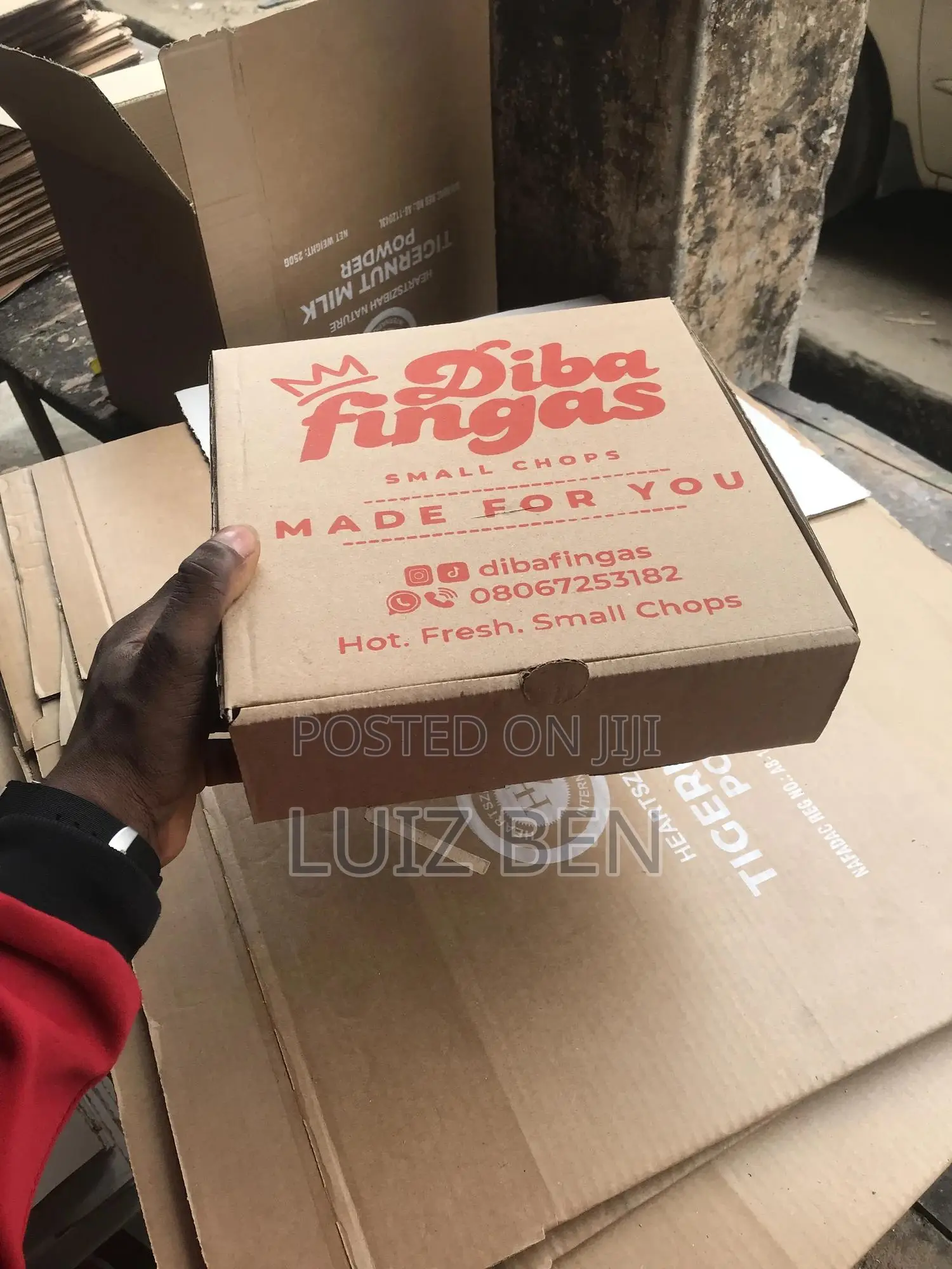 Very Neat and Affordable Size 10 Pizza Box