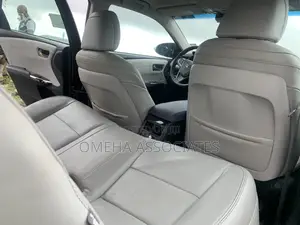 Toyota Avalon Limited 4dr Sedan (3.5L 6cyl 6A) 2015 Red