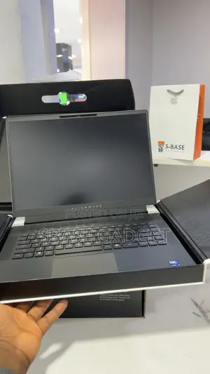 Laptop Dell Alienware X16 R2 32GB Intel Core I9 SSD 1T