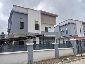 3bdrm Duplex in Sunnyvale 2, Dakwo District for rent