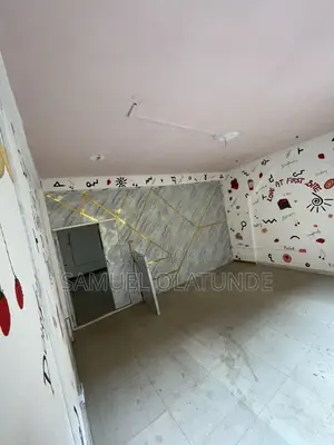 Big Office/ Shop Space in Alagbaka