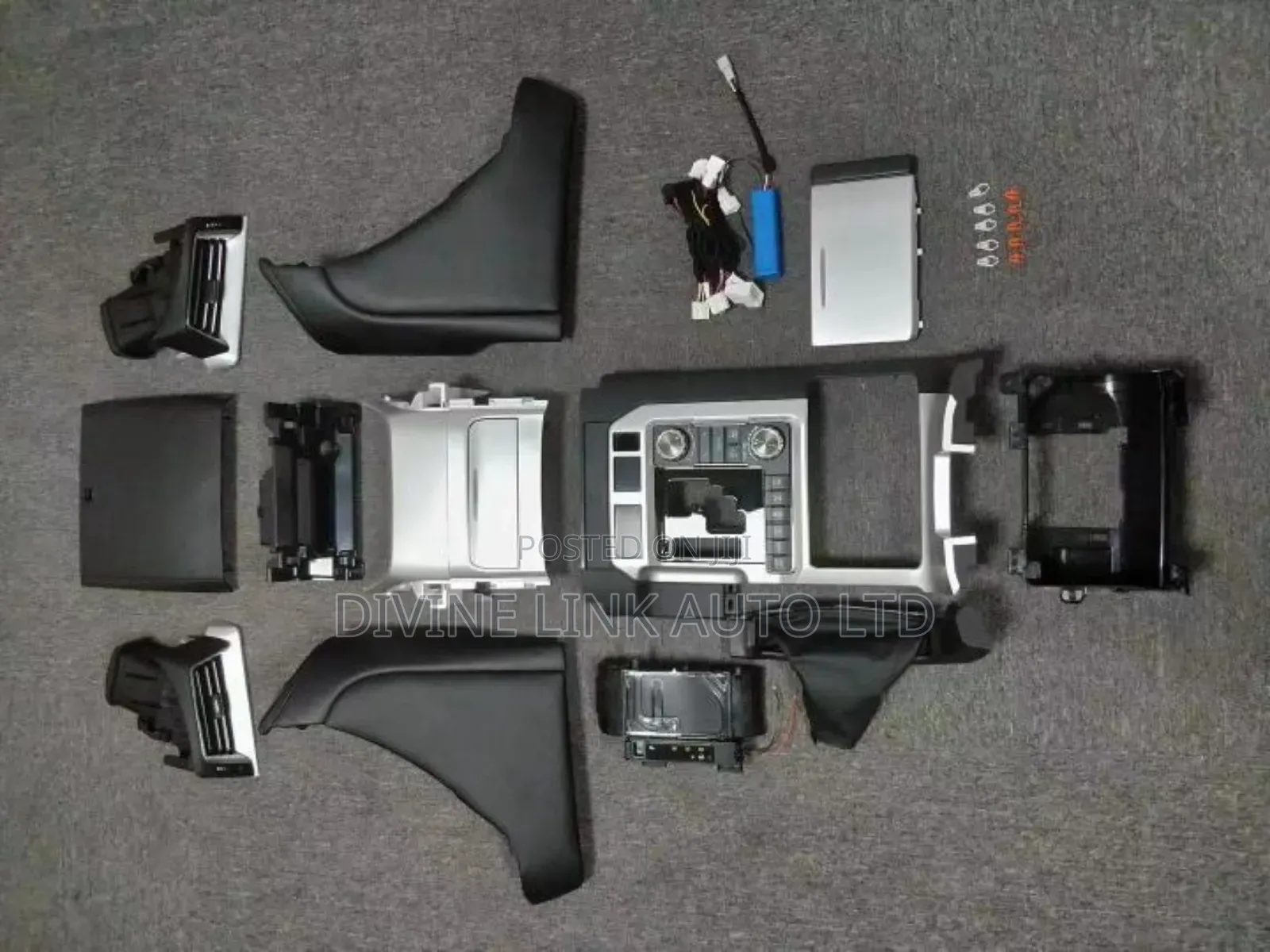 Console Land Cruiser Parado