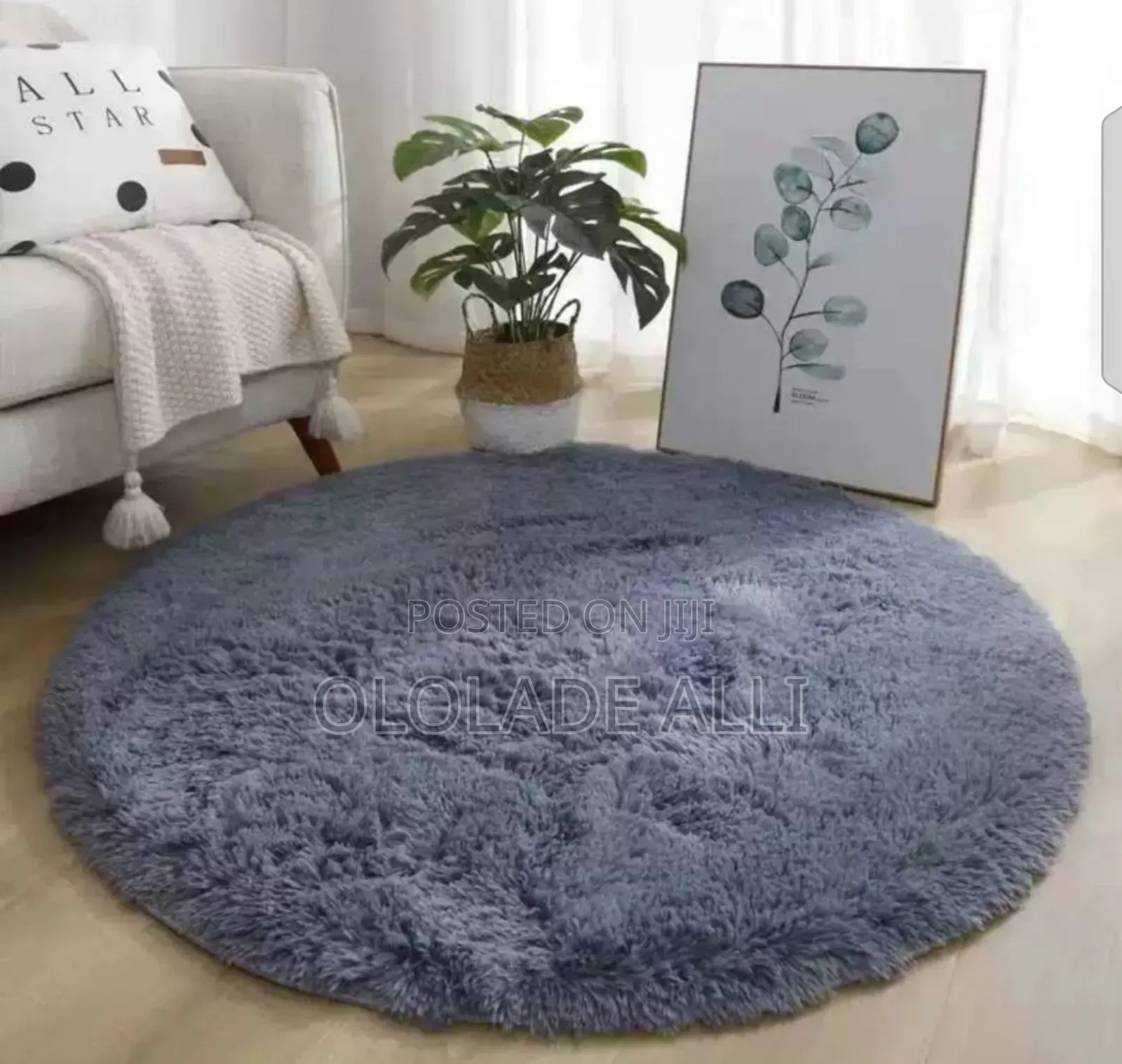 Round Shape Fluffy Rug