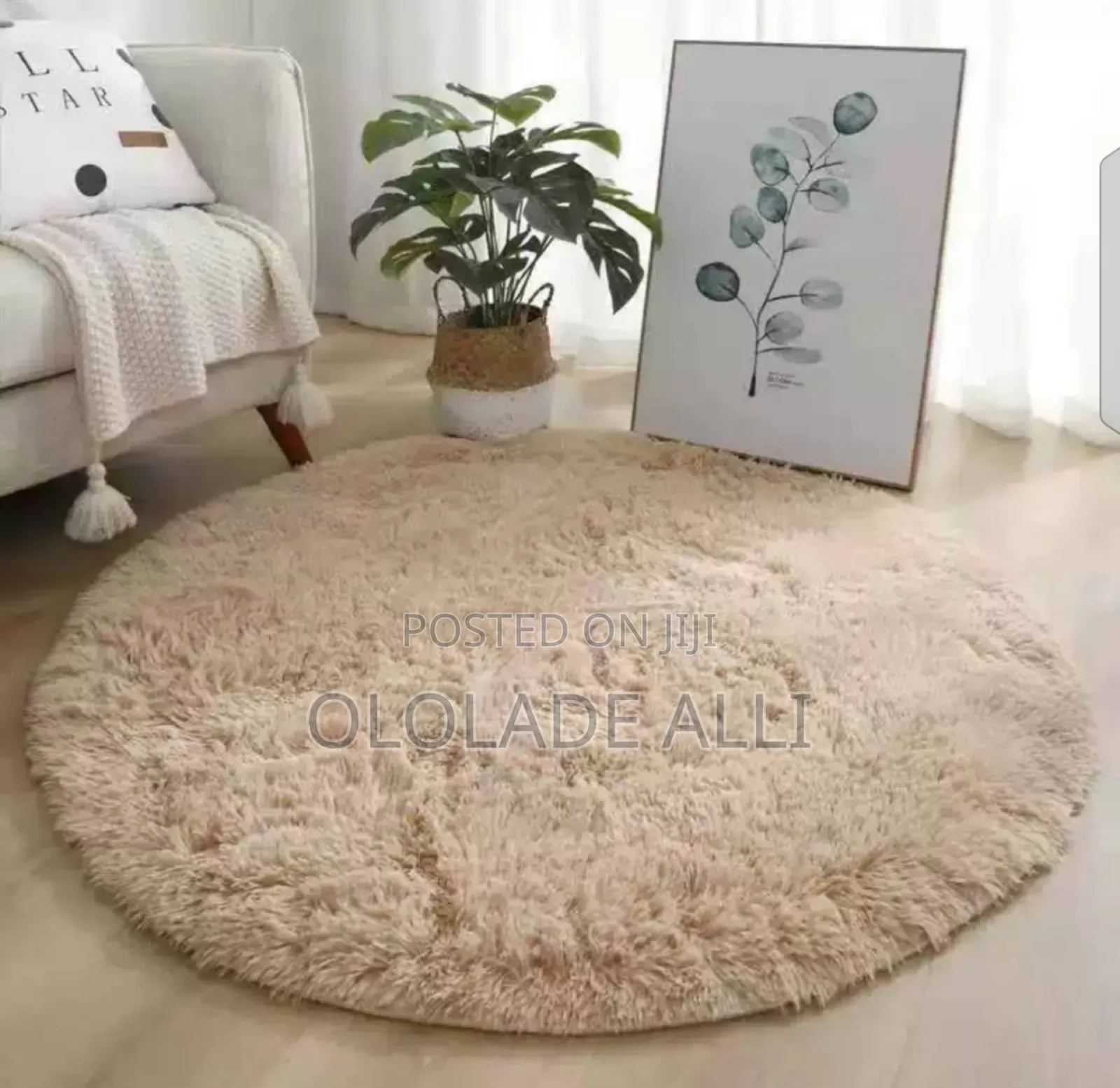 Round Shape Fluffy Rug