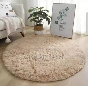 Round Shape Fluffy Rug