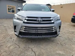 Toyota Highlander Limited 2019 Silver