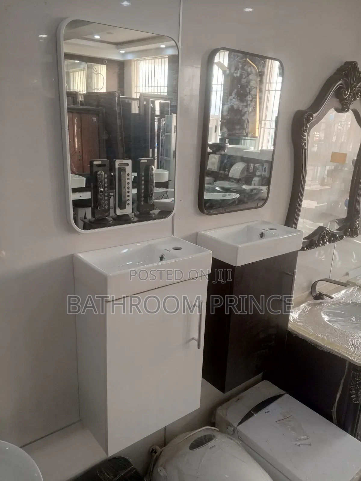 Vanity Basin With Mirror