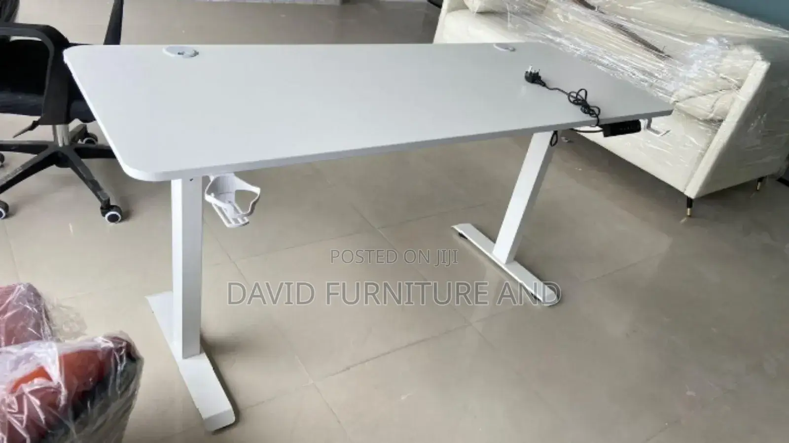 White Classic Electric Table