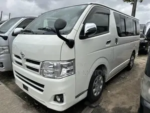 Toyota HiAce 2013 White
