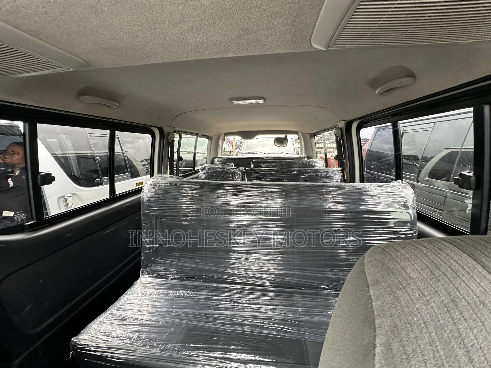 Toyota HiAce 2013 White