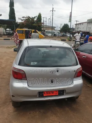 Toyota Yaris 1.5 2000 Silver
