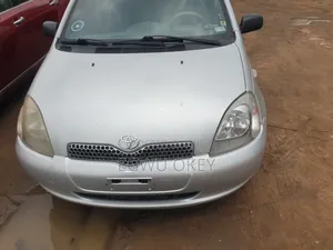 Toyota Yaris 1.5 2000 Silver