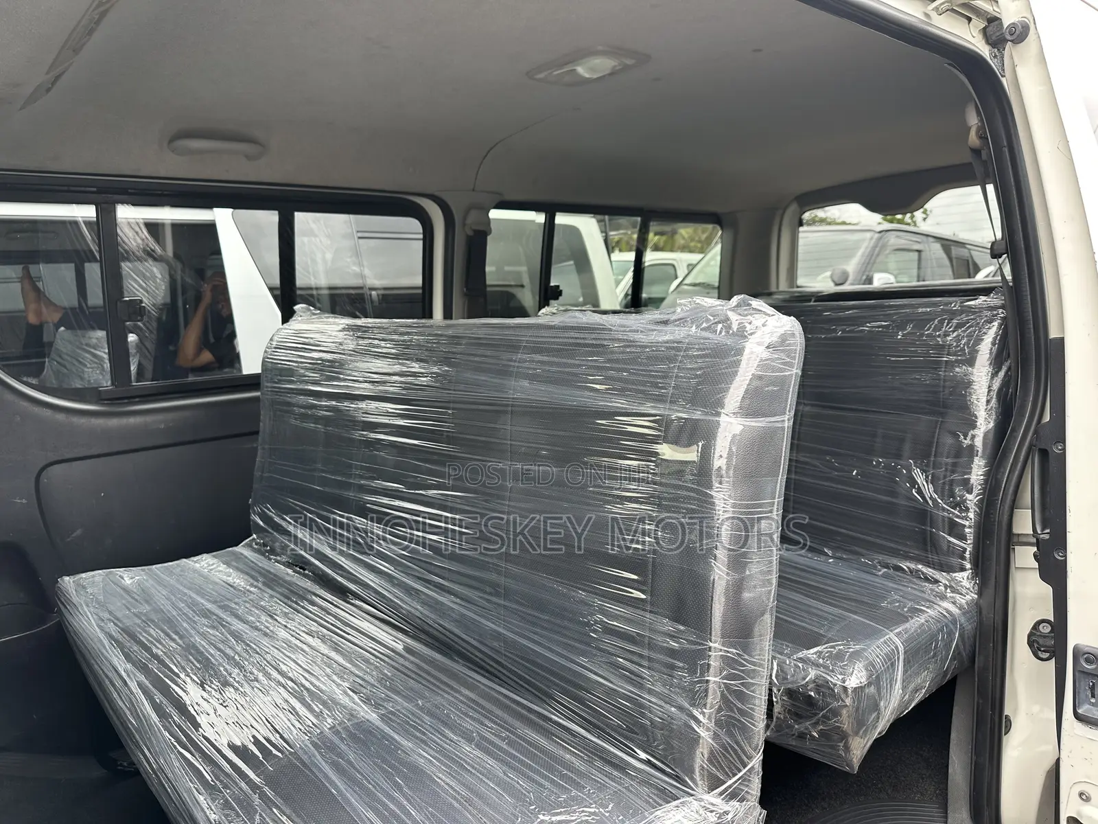 Toyota HiAce 2013 White