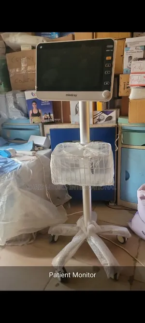 Mindray Patient Monitor With The Trolley