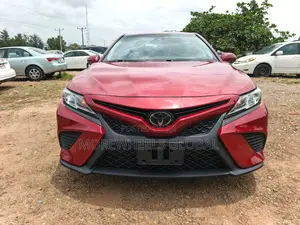Toyota Camry SE FWD 2020 Red