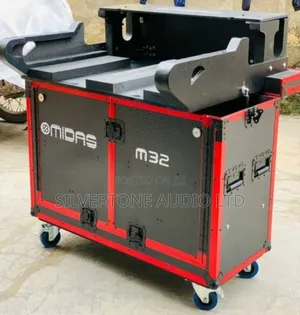 Digital Mixer M32 Professional Box