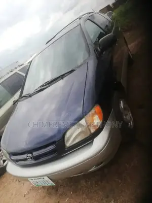 Toyota Sienna LE 2002 Blue