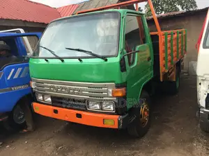 Toyota Dyna 200 Normal Hand 2rz Injector Six Tyres