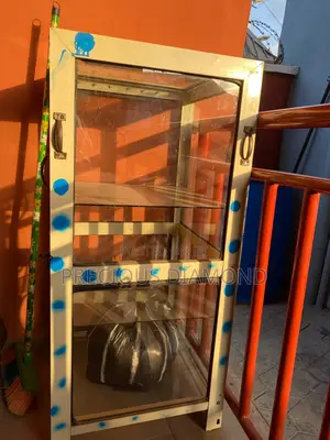 Show Glass