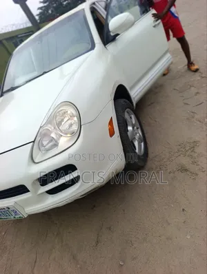 Porsche Cayenne 2010 Off white