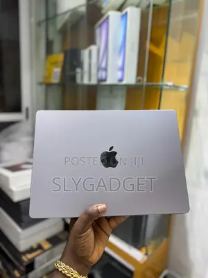 Laptop Apple MacBook Pro 2021 M1 16GB Apple M1 Pro SSD 512GB