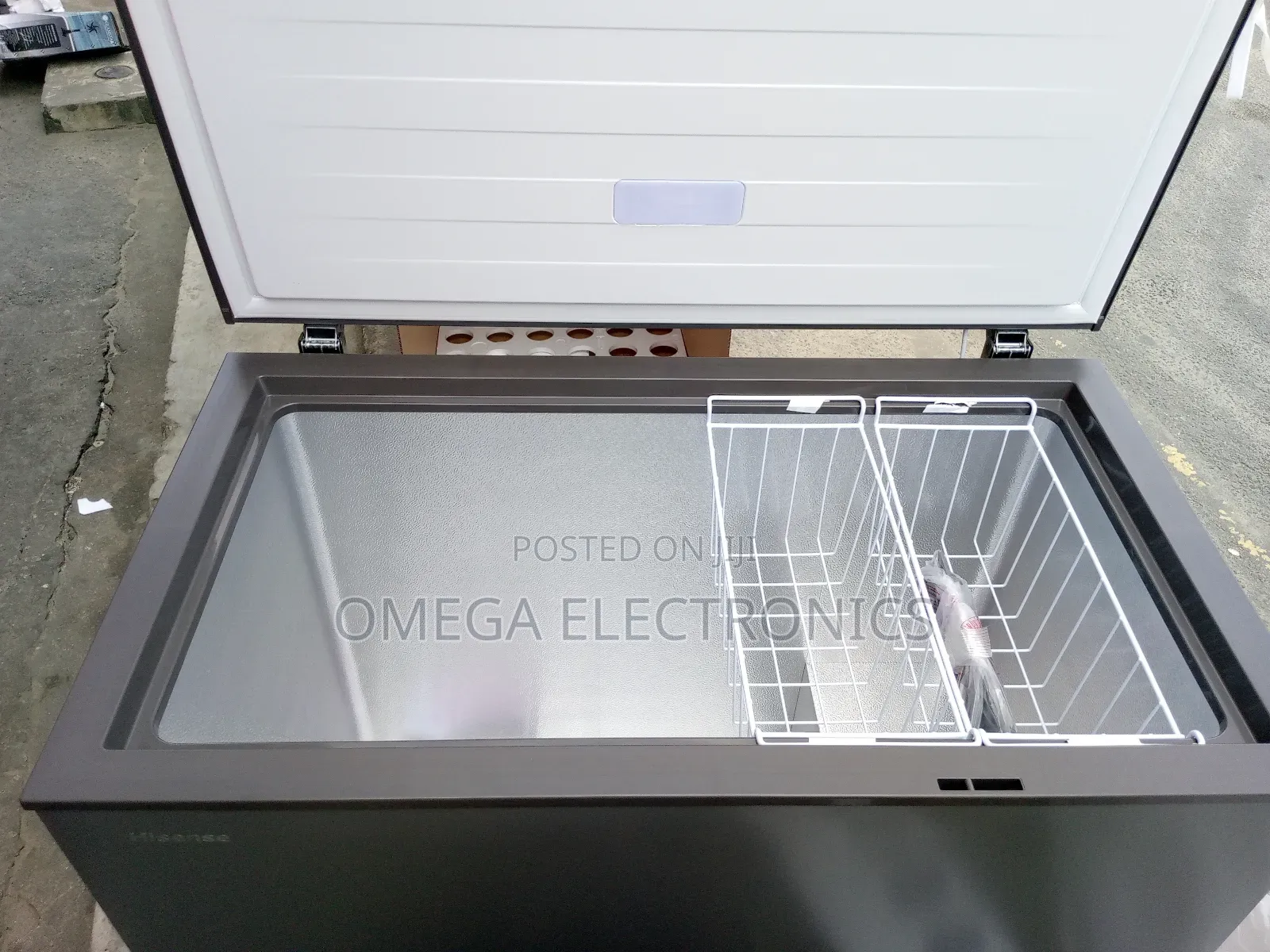 Hisense Chest Freezer 4ft Model,340 Low Voltage