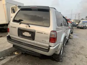 Toyota 4-Runner 2000 Silver