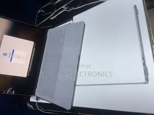 New Laptop Apple MacBook Air 2022 M2 8GB Apple M2 SSD 256GB