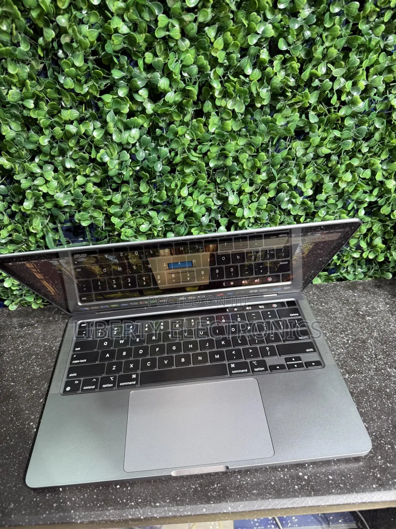 Laptop Apple MacBook Pro 2021 M1 8GB Apple M1 SSD 512GB