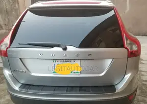 Volvo XC60 2011 Silver