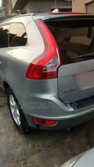 Volvo XC60 2011 Silver