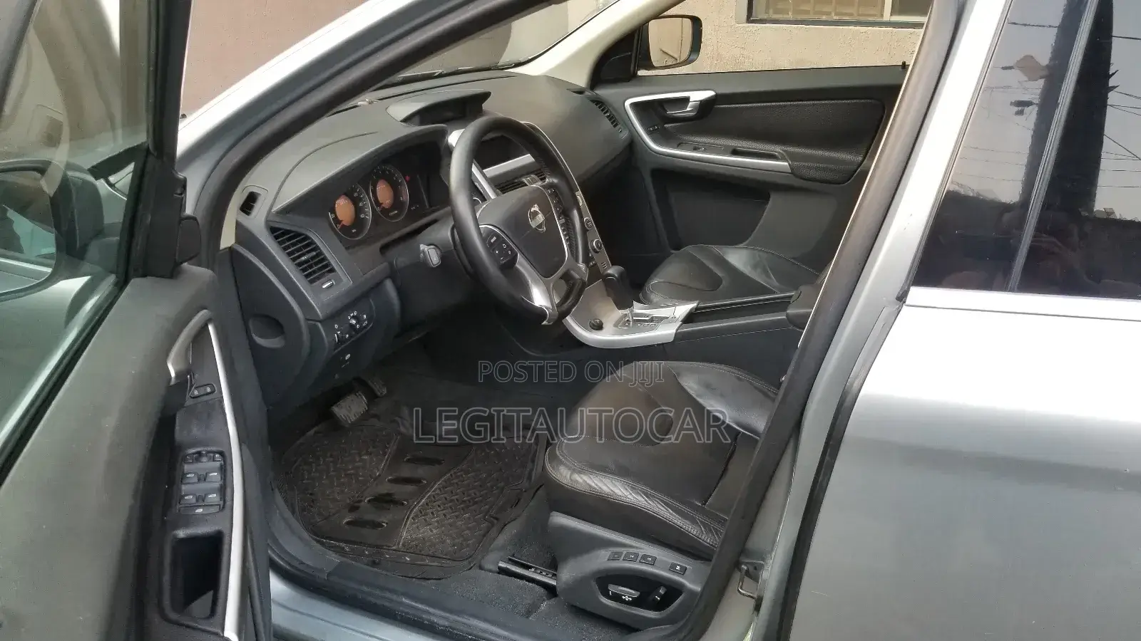 Volvo XC60 2011 Silver