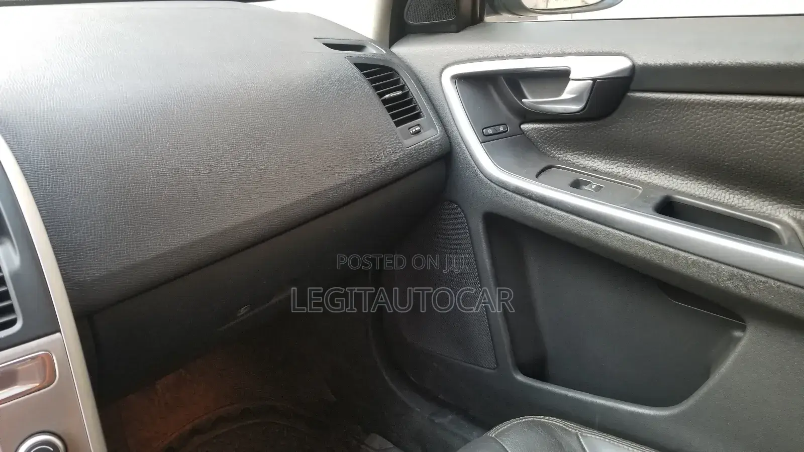 Volvo XC60 2011 Silver